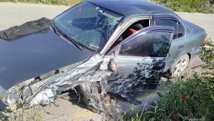 Kula'da 2 otomobil çarpıştı: 3 yaralı