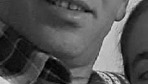 Otomobille çarpışan kasksız motosikletli öldü