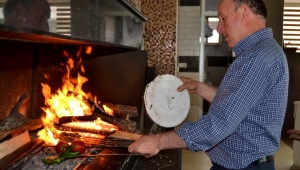 Salihli Odun Köfte'nin lezzeti için meşe odunu şart