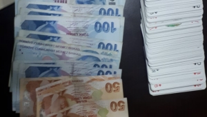 Turgutlu'da kumar operasyonu: 12 kişiye 3 bin 840 TL ceza!