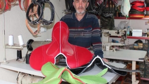 Ürettiği eyerleri Dubai'ye ihraç ediyor