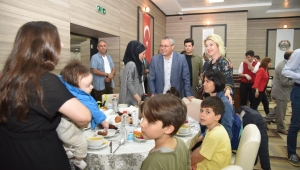 Vali Deniz çocukları unutmadı