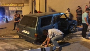 4 kişinin yaralandığı kazayı sosyal medyadan canlı yayınladı