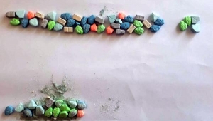 Kula'da 3 uyuşturucu satıcısına gözaltı