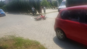 Otomobil ile motosiklet çarpıştı: 1’i ağır 4 yaralı