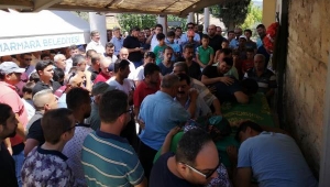 Kayıkları alabora olan 1'i çocuk 2 kişi toprağa verildi