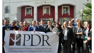 Mahkeme PDR öğretmenini haklı buldu