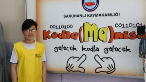 Ortaokul öğrencisi, arkadaşının babası için protez el yaptı