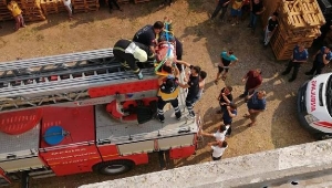 Badana yaparken elektrik akımına kapılarak yaralandı