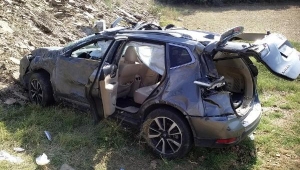 Kamyonete çarpan cip şarampole yuvarlandı: 4 yaralı