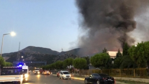 Manisa'da bant fabrikasında büyük yangın söndürüldü