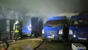 Manisa'da sigara deposunda yangın