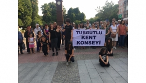Turgutlu’da kadına şiddet kınandı