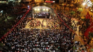 Balkan sanatçılar Turgutlulular’ı coşturdu