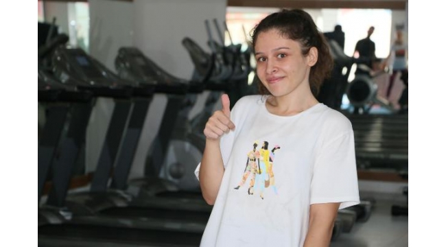 İş bulmakta zorlanınca 25 kilo verdi