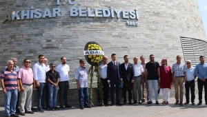 İYİ Parti'den Akhisar Belediyesi'ne siyah çelenk: İttifak protokolüne uyulmadı