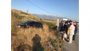 Kontrolden çıkan otomobil yol kenarına uçtu: 1 yaralı