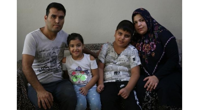 Otizmli oğullarıyla dalga geçilince yaşamları alt üst oldu