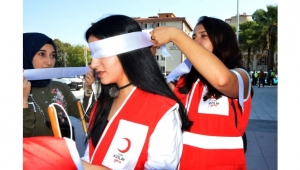 BEYAZ BASTONLULAR GÜNLERİNE KENDİLERİ SAHİP ÇIKTI 