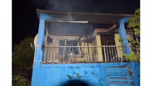 Cinayet zanlısının evini yaktılar