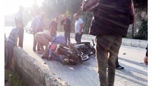 İki motosikletli çarpıştı: 1’i ağır 2 yaralı