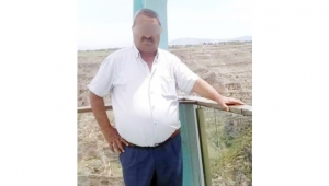 Kendini çam ağacına astı!