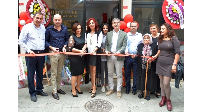 Sihirli Eller Hobi ve Sanat Galerisi açıldı
