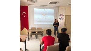 Üniversiteli öğrencilere 