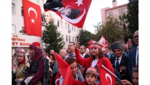 YAŞASIN ATATÜRK, YAŞASIN CUMHURİYET!