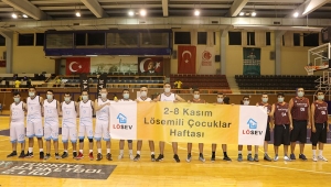 Gediz Elektrik Basketbol Takımı Lösemili Çocuklar için Maske Takarak Farkındalık ​​​​​​​Yarattı