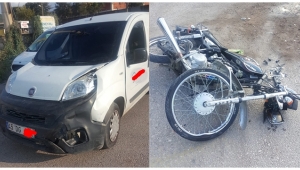 Kamyonet ile motosiklet çarpıştı: 2 yaralı