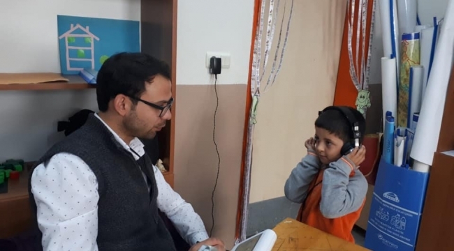 Minik öğrencilere işitme tarama testi