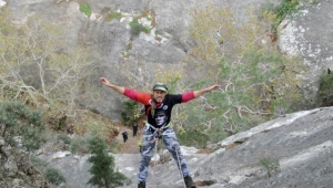 TURGEDAK'lı genç dağcılarla birlikte Dereköy'de kamplı iple iniş ve tırmanış eğitimi gerçekleştirdi