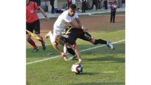 Turgutluspor’a zirve yolunda Derincespor darbesi: 2-0