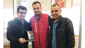 Zübeyde Hanım MTAL’den Gamalı Köftecisine teşekkür plaketi