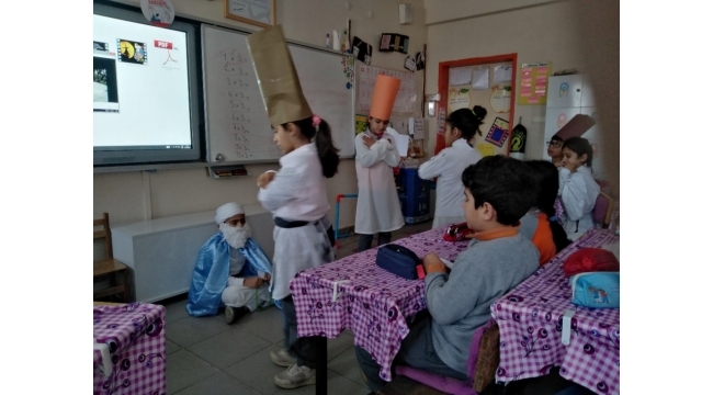 Minik öğrenciler semazen gösterisiyle beğeni topladı