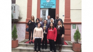 Senem Aka Anadolu Lisesi masa tenisinde Manisa şampiyonu