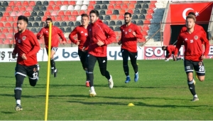 Turgutluspor kampa girdi