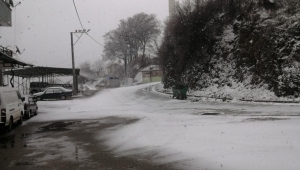 Turgutlu'nun yüksek kesimlerinde kar yağışı