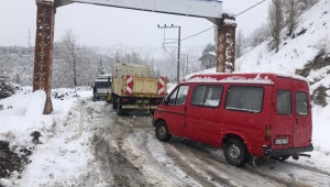 Karda Mahsur kalan öğrenci servisini Manisa İtfaiyesi kurtardı 