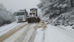 Yoğun kar nedeniyle Manisa Büyükşehir Belediyesi seferber oldu