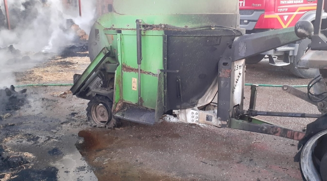 Çiftlikte yangın çıktı, 12 ton yem kül oldu