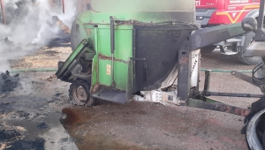 Çiftlikte yangın çıktı, 12 ton yem kül oldu