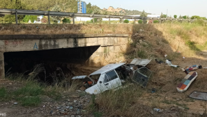 Derbent'te otomobil menfeze yuvarlandı: 1 ölü, 1 yaralı