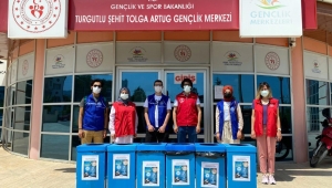 Sınavdan çıkan öğrencilerden toplanan kalem setleri köy okullarına gönderilecek