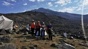 Manisa BBSK’lı Dağcılar, Türkiye’nin Zirvesinde