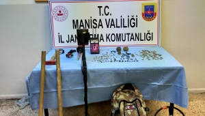 82 adet  eski dönemlere ait madeni para , 123 adet tarihi eser  ele geçti