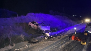 İki otomobil çarpıştı: 1 ölü, 3 yaralı