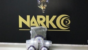 Metruk binada çuval içindeki uyuşturucu ile yakalandı