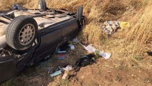 Şarampole devrilen otomobildeki çifti ölüm ayırdı